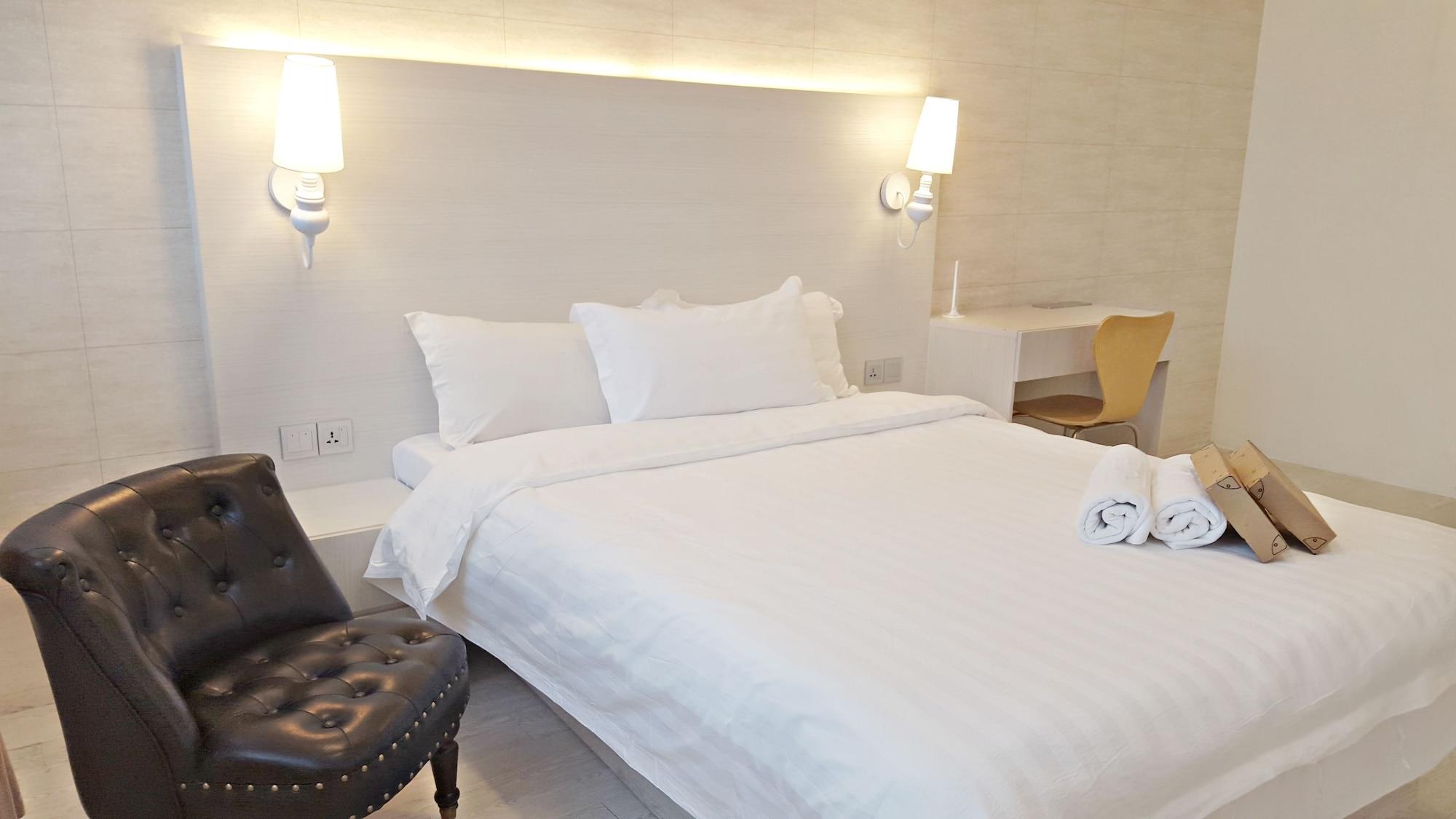 Creator Hotel Kulai Esterno foto