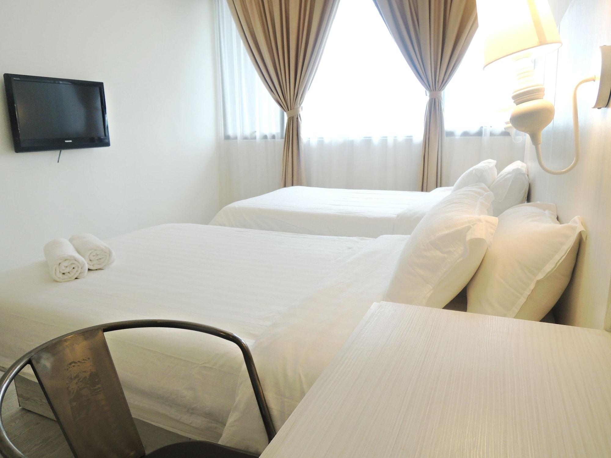 Creator Hotel Kulai Esterno foto
